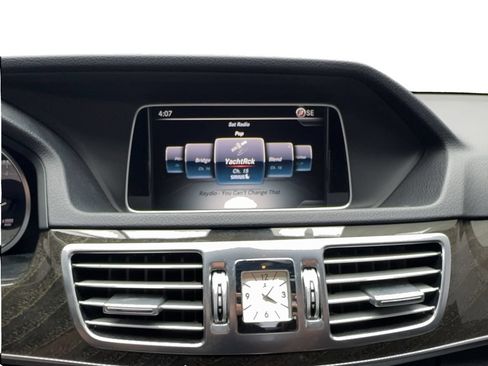 Used 2016 Mercedes-Benz E 350 Sedan image 40