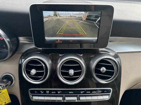 Used 2019 Mercedes-Benz GLC 300 w/ Premium Package image 28