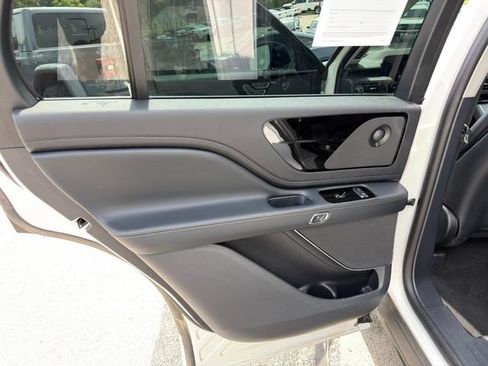 Used 2025 Lincoln Aviator Reserve w/ Jet Appearance Package AWD/4WD image 20