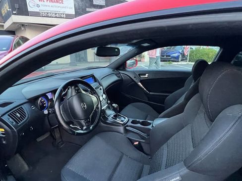 Used 2014 Hyundai Genesis 2.0T image 5