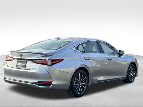 Certified 2024 Lexus ES 300h w/ Luxury Package image 7