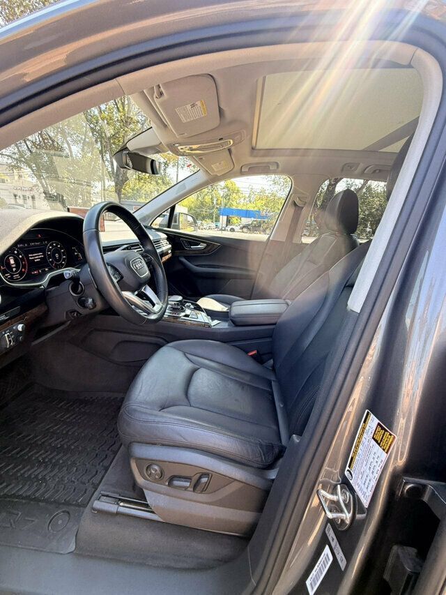 Used 2018 Audi Q7 3.0T Prestige AWD/4WD image 9