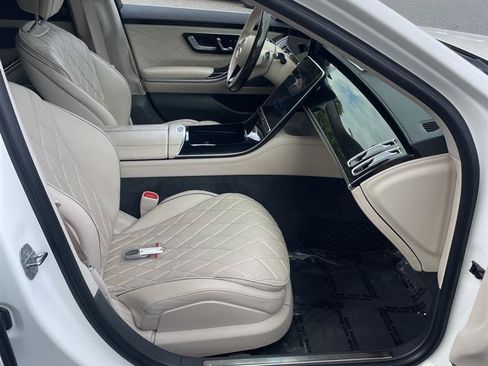 Used 2021 Mercedes-Benz S 580 4MATIC Sedan image 2