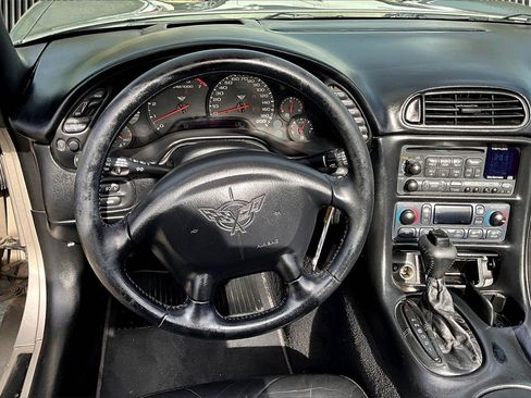 Used 2002 Chevrolet Corvette Convertible w/ Preferred Equipment Group2 image 5