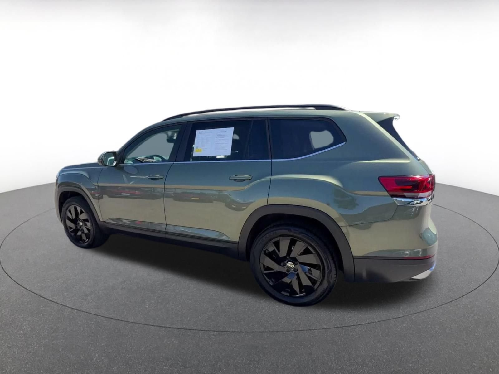 Used 2026 Volkswagen Atlas SE FWD image 9