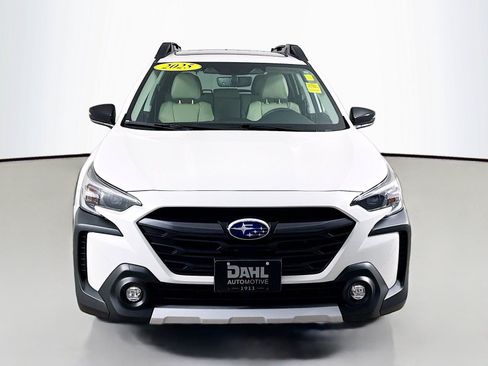 Used 2025 Subaru Outback Limited AWD/4WD image 3