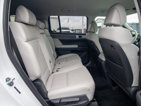 Used 2026 Hyundai Santa Fe SEL FWD image 16