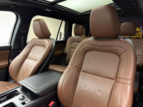 Used 2023 Lincoln Aviator Reserve w/ Elements Package Plus image 8