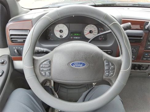 Used 2007 Ford F250 Lariat image 13
