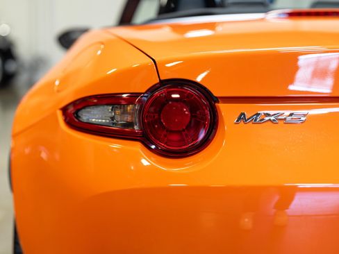 Used 2019 MAZDA MX-5 Miata 30th Anniversary image 44