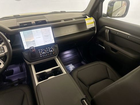 New 2026 Land Rover Defender 130 X-Dynamic SE AWD/4WD image 23