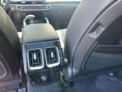 Used 2024 Kia Sorento SX FWD image 17