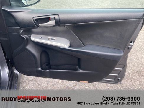Used 2013 Toyota Camry SE w/ Preferred Accessory Pkg FWD image 31