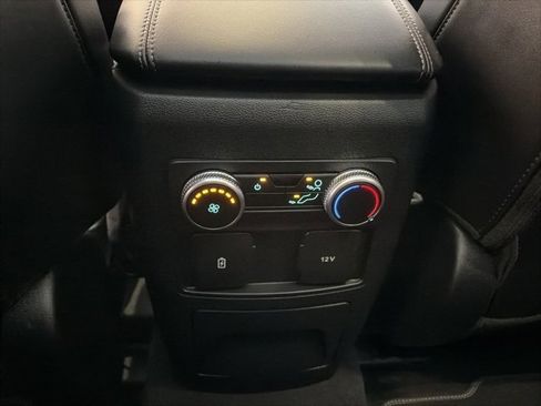 Used 2022 Ford Explorer XLT w/ Equipment Group 202A image 11