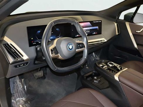 Used 2023 BMW iX xDrive50 AWD/4WD image 28