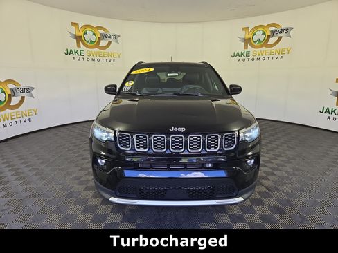 Used 2024 Jeep Compass Limited AWD/4WD image 3