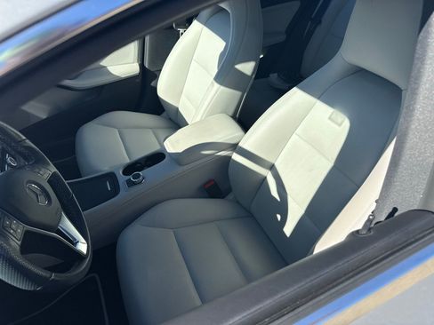 Used 2014 Mercedes-Benz CLA 250 image 3