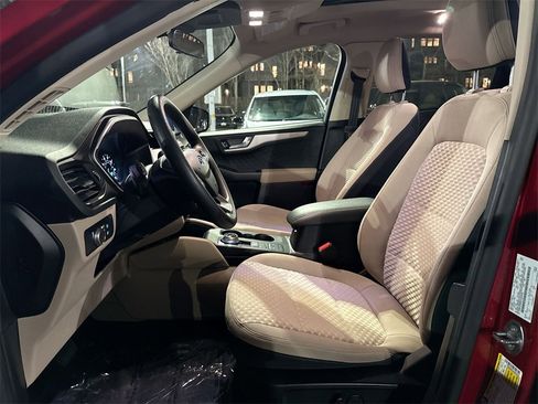 Used 2020 Ford Escape SE image 13