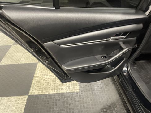 Used 2021 MAZDA MAZDA3 s image 15