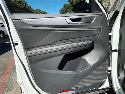 New 2026 Volkswagen Atlas Cross Sport SE image 10