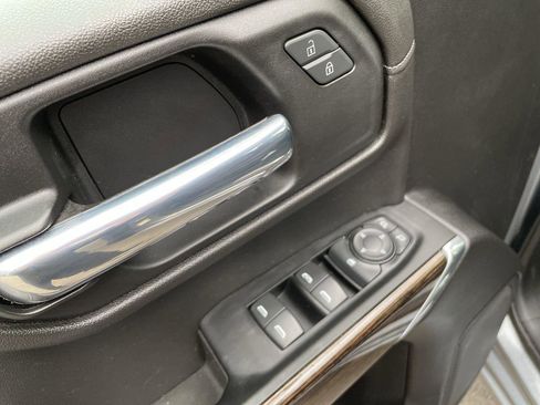 Used 2022 GMC Sierra 1500 SLE image 23