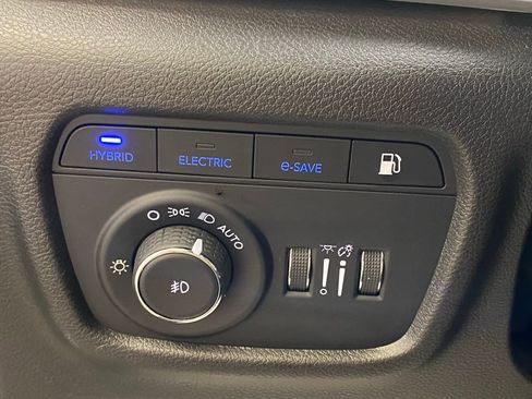 Used 2023 Jeep Grand Cherokee 4WD 4xe image 19