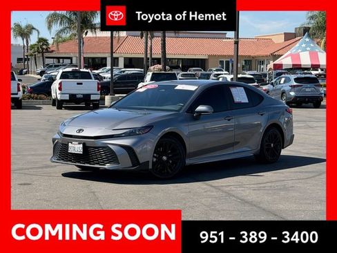 Used 2025 Toyota Camry SE AWD/4WD image 1