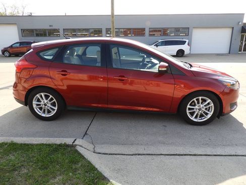 Used 2016 Ford Focus SE FWD image 11
