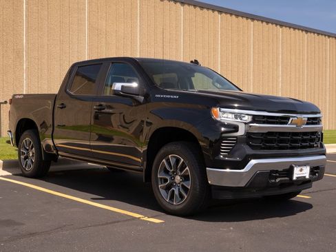 New 2025 Chevrolet Silverado 1500 LT image 2