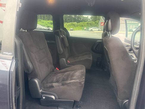 Used 2014 Dodge Grand Caravan SE FWD image 25