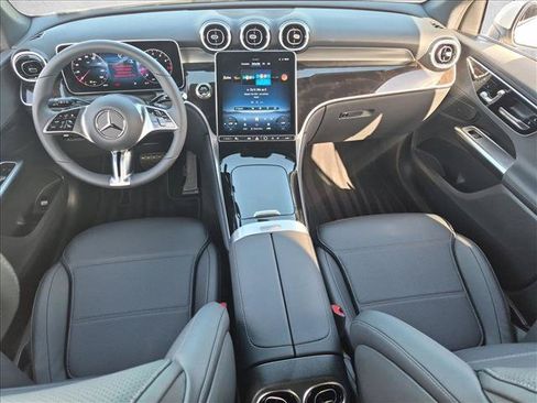 Used 2026 Mercedes-Benz GLC 300 image 17