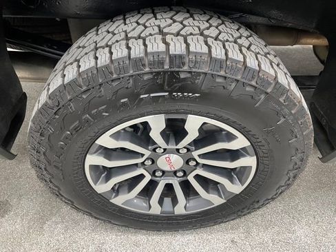 Used 2023 GMC Sierra 1500 AT4 w/ AT4 Preferred Package image 14