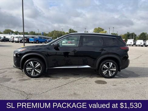 Used 2023 Nissan Rogue SL w/ SL Premium Package image 2