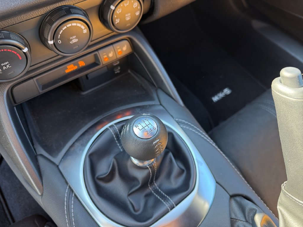 Used 2025 MAZDA MX-5 Miata Club RWD image 3
