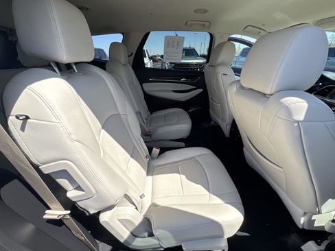 Used 2023 Buick Enclave Essence AWD/4WD image 16