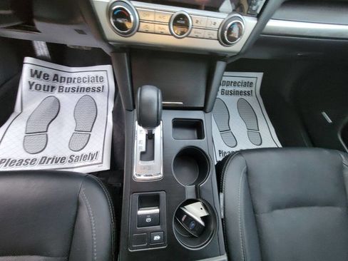 Used 2017 Subaru Legacy 2.5i Limited image 16