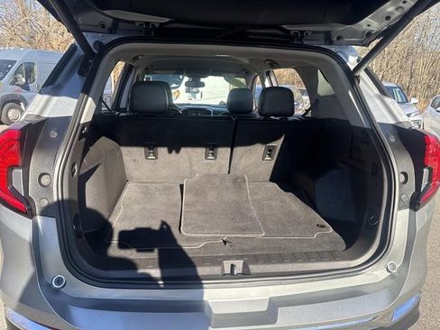 Used 2023 GMC Terrain SLT image 7