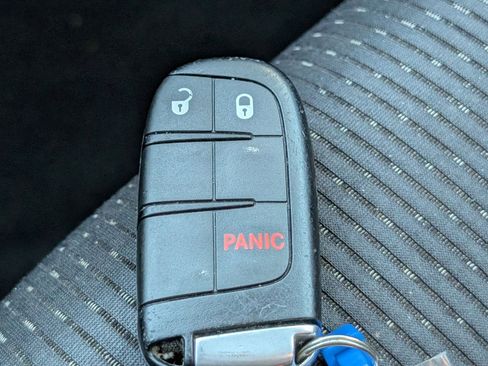 Used 2019 Dodge Journey SE w/ Connectivity Group FWD image 27