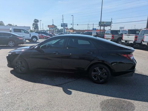 Used 2023 Hyundai Elantra SEL FWD image 7