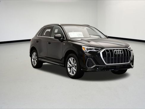 Certified 2025 Audi Q3 2.0T Premium Plus w/ Premium Plus Package image 7