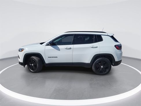 Used 2022 Jeep Compass Latitude image 5