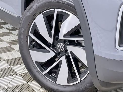 Used 2025 Volkswagen Atlas SEL image 10