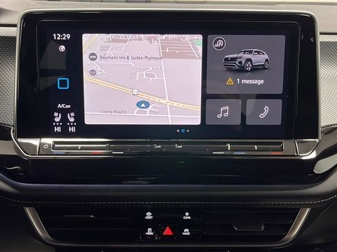 Used 2024 Volkswagen Atlas Cross Sport SEL R-Line image 13