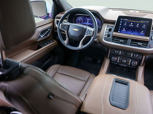 Used 2023 Chevrolet Tahoe High Country w/ Premium Package AWD/4WD image 33