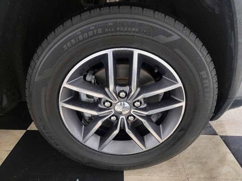 Used 2017 Jeep Grand Cherokee Limited image 52