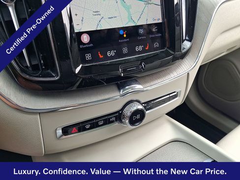 Certified 2023 Volvo XC60 B5 Plus w/ Protection Package Premier AWD/4WD image 17