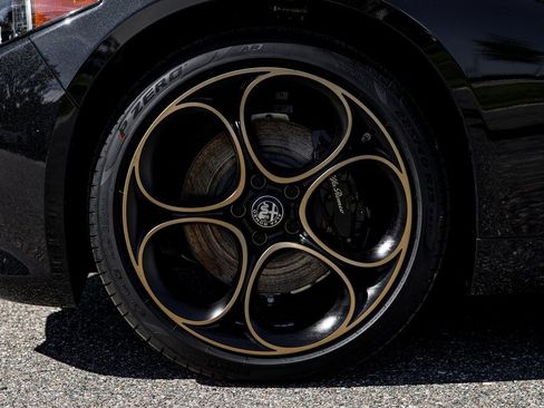 New 2025 Alfa Romeo Giulia AWD w/ Driving Assist Package image 15