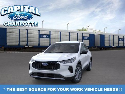New 2025 Ford Escape Active image 2