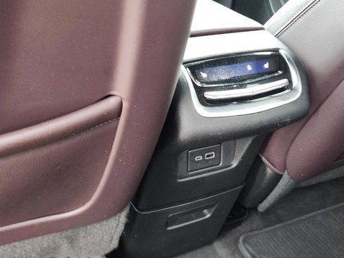 Used 2023 Cadillac XT6 Premium Luxury w/ Technology Package image 34