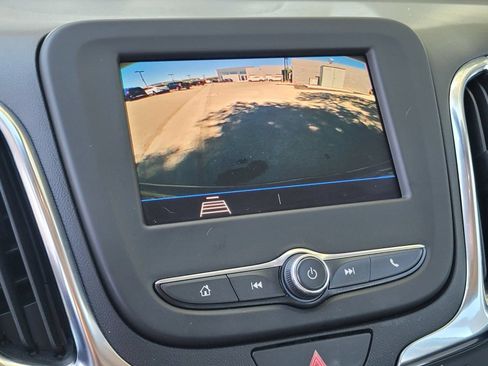 Used 2021 Chevrolet Equinox LS AWD/4WD image 27